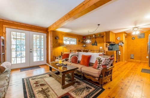 Helen Cabin | Black Bear Creek Cabin | Downtown Helen | Creek Front | Fire Pit | Board Games
