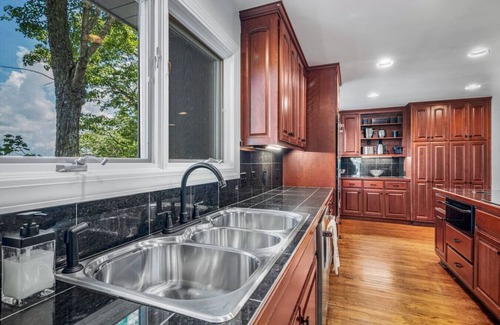 Mentone House | Black Bear Ridge! Hot Tub I VIEWS I Large Deck