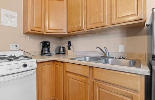 The Village Cottage | Black Bear Studio Pet Friendly Convenient Location