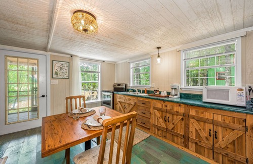 Mentone Cottage | Black Bear