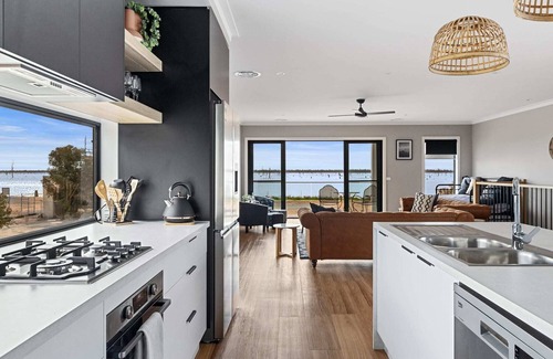 Yarrawonga House | Black Bull Point Holiday House