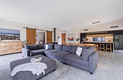 Quindalup House | Black Cockatoo Retreat - 5 Star Luxury Acreage
