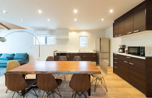 Echo Land House | Black Crane Chalet