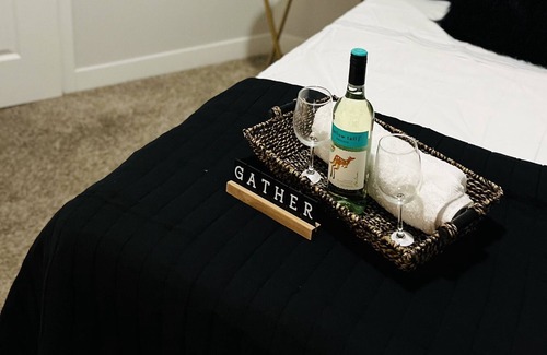 Soulard Apartment | Black Diamond