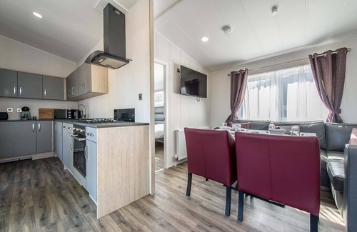 Lincoln Cottage | Black Edition lodge - Unit 41 - a lodge that sleeps 8 guests in 3 bedrooms