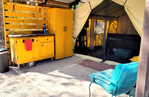 Mid America Apartment | Black Fox Den: A Woodland Glamp - Dog Friendly!