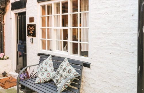Whitby Cottage | BLACK GEM COTTAGE, pet friendly, character holiday cottage in Whitby