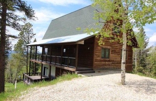 Lead Cabin | Black Hills Cabin-Great Views, Internet ,Ht Tub, Pool Table, 70' TV