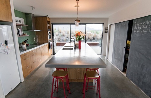 Wanaka House | Black House Perfect Family Getaway