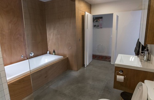 Wanaka House | Black House Perfect Family Getaway