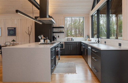 Laurel Ridge House | Black Mountain Cross Cabin, luxury private home with amazing views and hot tub.