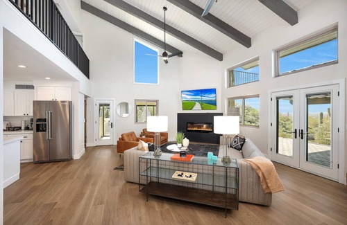 Surrey Hills House | Black Mountain Gem! Designer Completely Renovated!