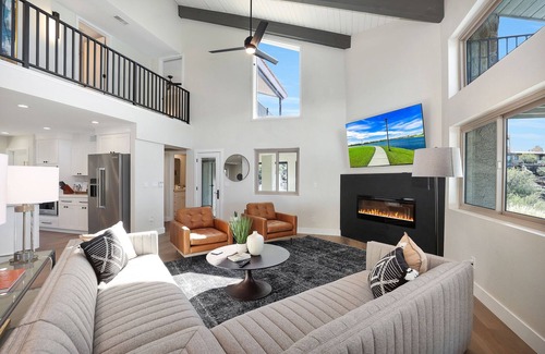 Surrey Hills House | Black Mountain Gem! Designer Completely Renovated!