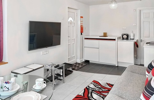 Lake Cottage | Black Pan Holiday Cottage