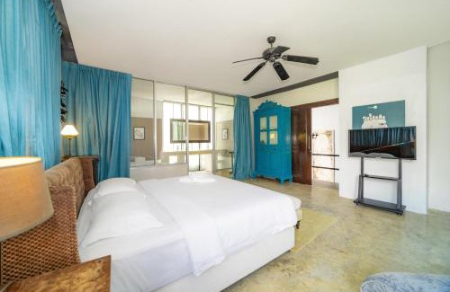 Mai Khao Villa | Black Pearl 8 Bedroom Beach Villa Private Pool Gym Free Car Free Water and Electricity Maid 10 Meters to the Beach