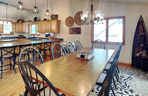 Swanton House | Black Pines Lodge | Great Views, Hot Tub, Fire Pit