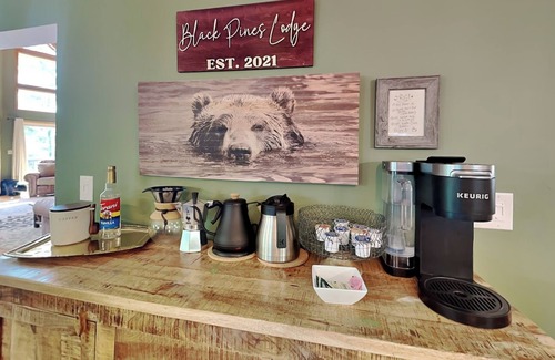 Swanton House | Black Pines Lodge | Great Views, Hot Tub, Fire Pit
