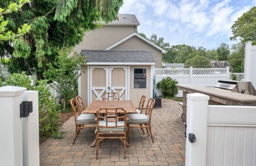 Niantic House | Black Point Retreat - Entertain & Enjoy the Beach!