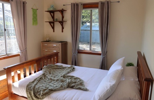 Camperdown House | Black Rock Cottage