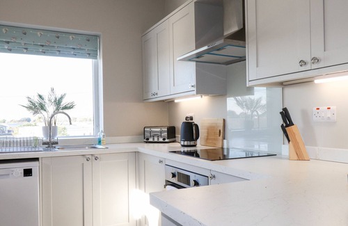 Morfa Bychan Apartment | BLACK ROCK FIRST FLOOR APARTMENT in Porthmadog