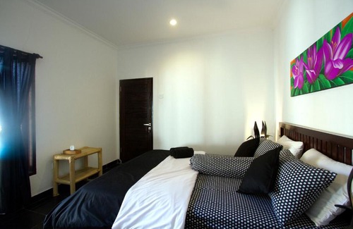 Gili Trawangan Resort | Black & White Cottages