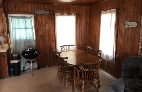 Kitty Hawk House | BlackBeard's Retreat - Historic and Pet Friendly cottage