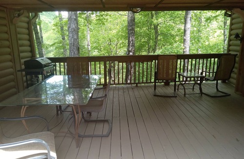 Glenville Cabin | BlackBeary Hideaway For Fun
