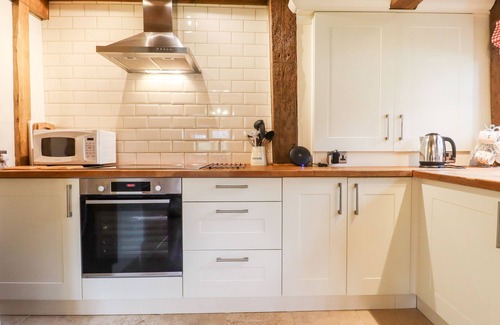 Etchinghill Cottage | BLACKBIRD COTTAGE AT BOYKE MANOR, family friendly in Lyminge