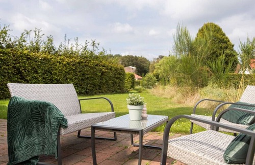 Zwiggelte House | Blackbird | Holiday home with large sunny garden