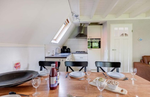Zwiggelte House | Blackbird I Restful Accomodation with Garden Area