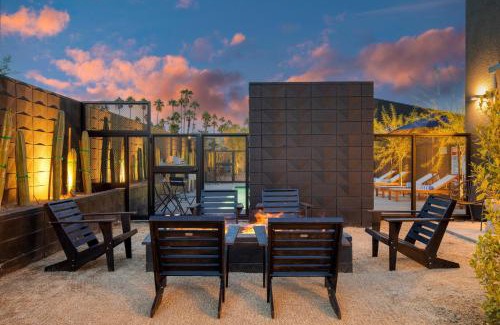 Downtown Palm Springs Hotel | Blackhaus A B Buyout by AvantStay Sleeps 16