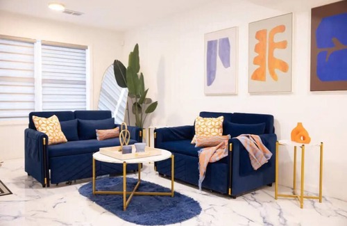 Irvington Apartment | Blackhouse II