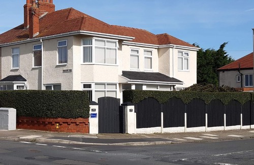 Bispham Apartment | Blackpool Abode - Caxton Lodge