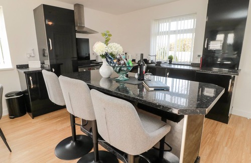 Shilbottle Cottage | BLACKSMITHS COTTAGE, pet friendly, with a garden in Shilbottle