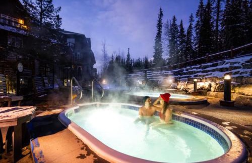 Canmore Hotel | Blackstone Mountain Lodge by CLIQUE