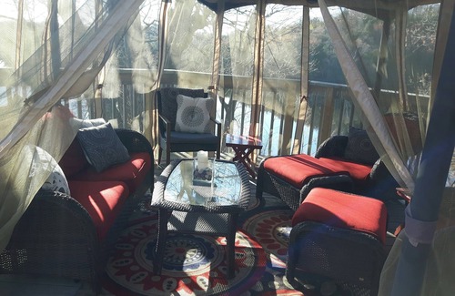 The Archipelago Cottage | Blackstone's Lakeside retreat- tranquility and relaxation await!
