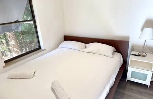 Blacktown House | Blacktown Spa & Garden Escape