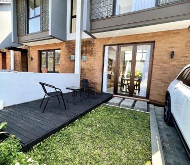 Kediri Villa | Blackwood Villa