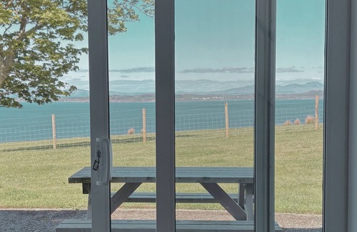 Gigha Cottage | Blaeberry Cottage - sleeps 5 guests in 3 bedrooms