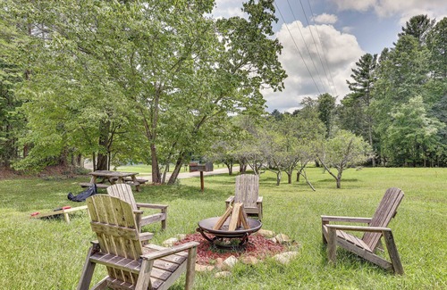 Blairsville Cabin | Blairsville Cabin w/Fire Pit & Grill!