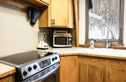 Salt Lake Mountain Resorts Cabin | Blanche's Retreat by Cottonwood Lodging