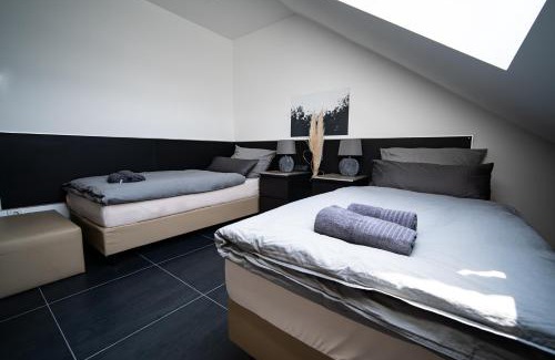 Rhein-Erft-Kreis District Apartment | Blauer Stein 7a Haus - 6 Wohnungen, 15 Schlafzimmer