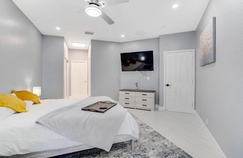 Lauderdale Lakes House | Bleau'tiful Home