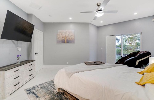 Lauderdale Lakes House | Bleau'tiful Home