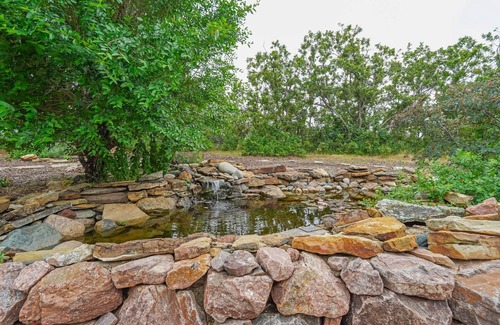Gleneagle House | Blending Relaxation & Sophistication, Hot Tub, WiFi, Views