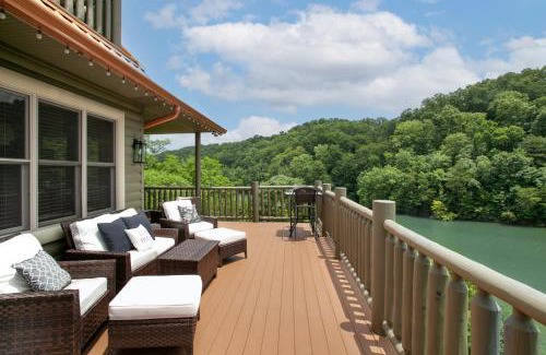 Dandridge House | Blessed Getaway Hot Tub Theater LakeView GAMES
