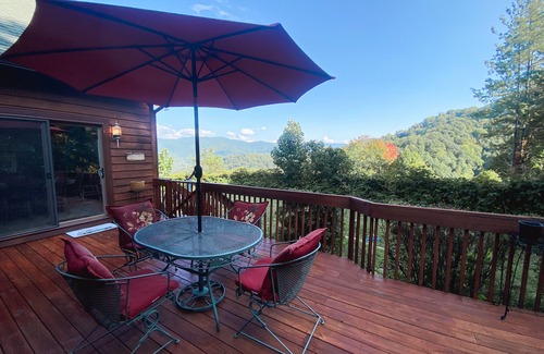 Hot Springs House | “Blessed View” Nostalgic Mountain House with gorgeous view!