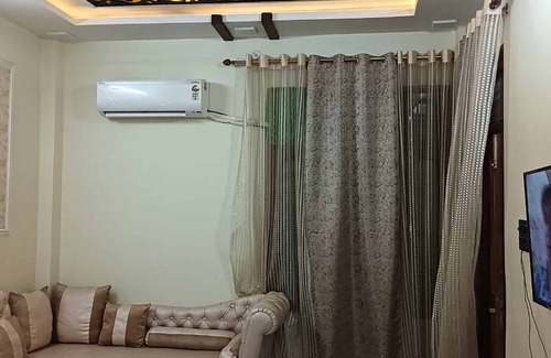 Mohangarh Villa | Blessing's Home Stay 5 Bedrooms Luxury Villa -Ideal Family Home Stay- Spacious