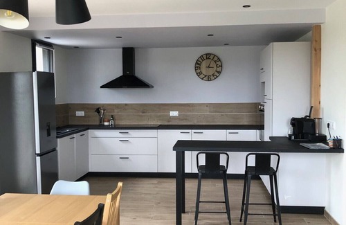 Guisseny House | Bleuniou gîte with pool access (6 to 10 people). 2 minutes' walk from the beach.