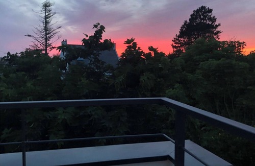 Guisseny House | Bleuniou gîte with pool access (6 to 10 people). 2 minutes' walk from the beach.